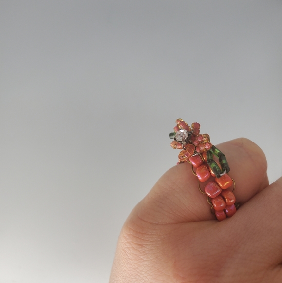 Rose Flower Beaded Ring - Picture 4 of 9